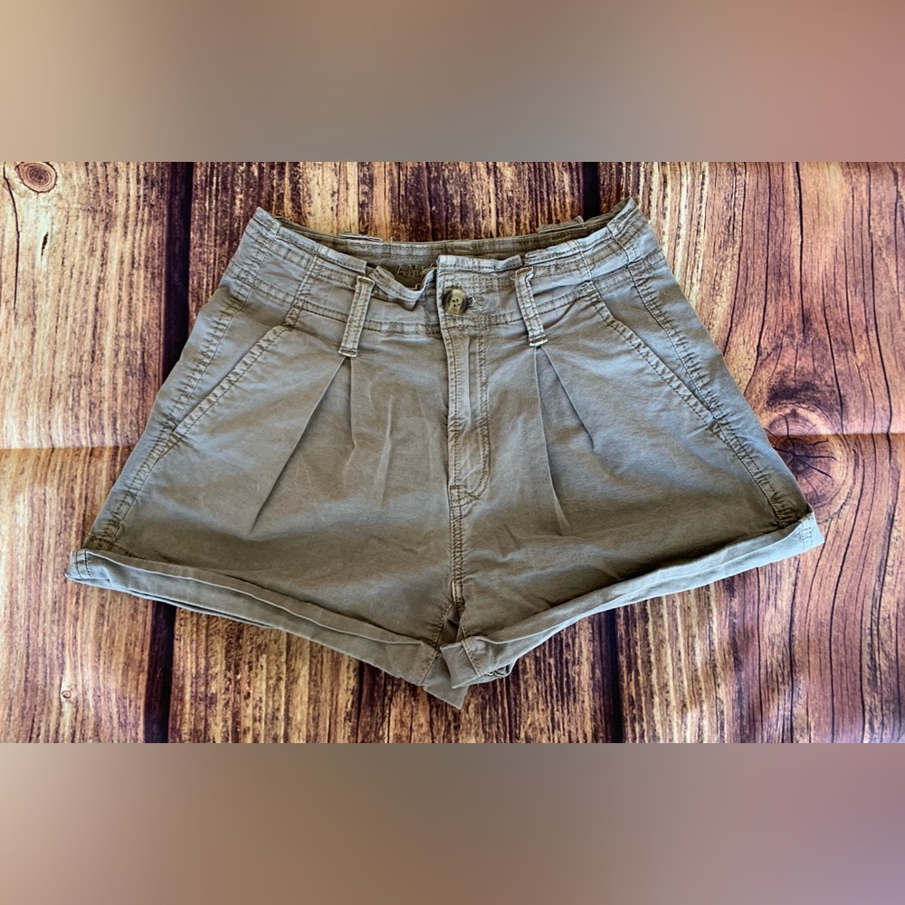 American Eagle Women's Super Stretch High Waisted Pleated Gray Shorts Size: 00